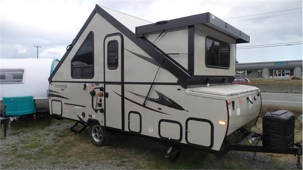 travel trailer cost